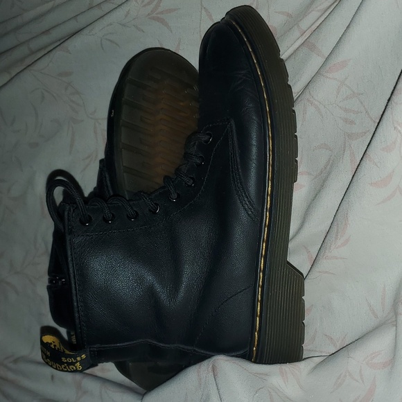 Girls Dr Martens - Picture 4 of 5